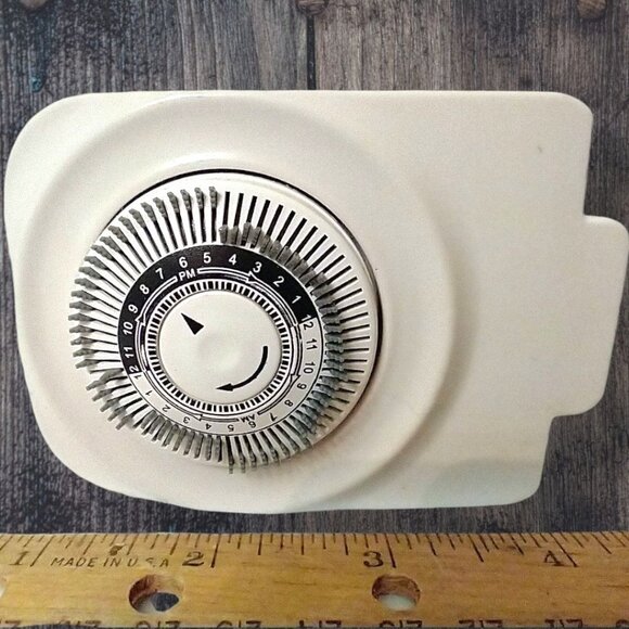 Intertek 24 Hour Mechanical Lamp Timer - Picture 3 of 7